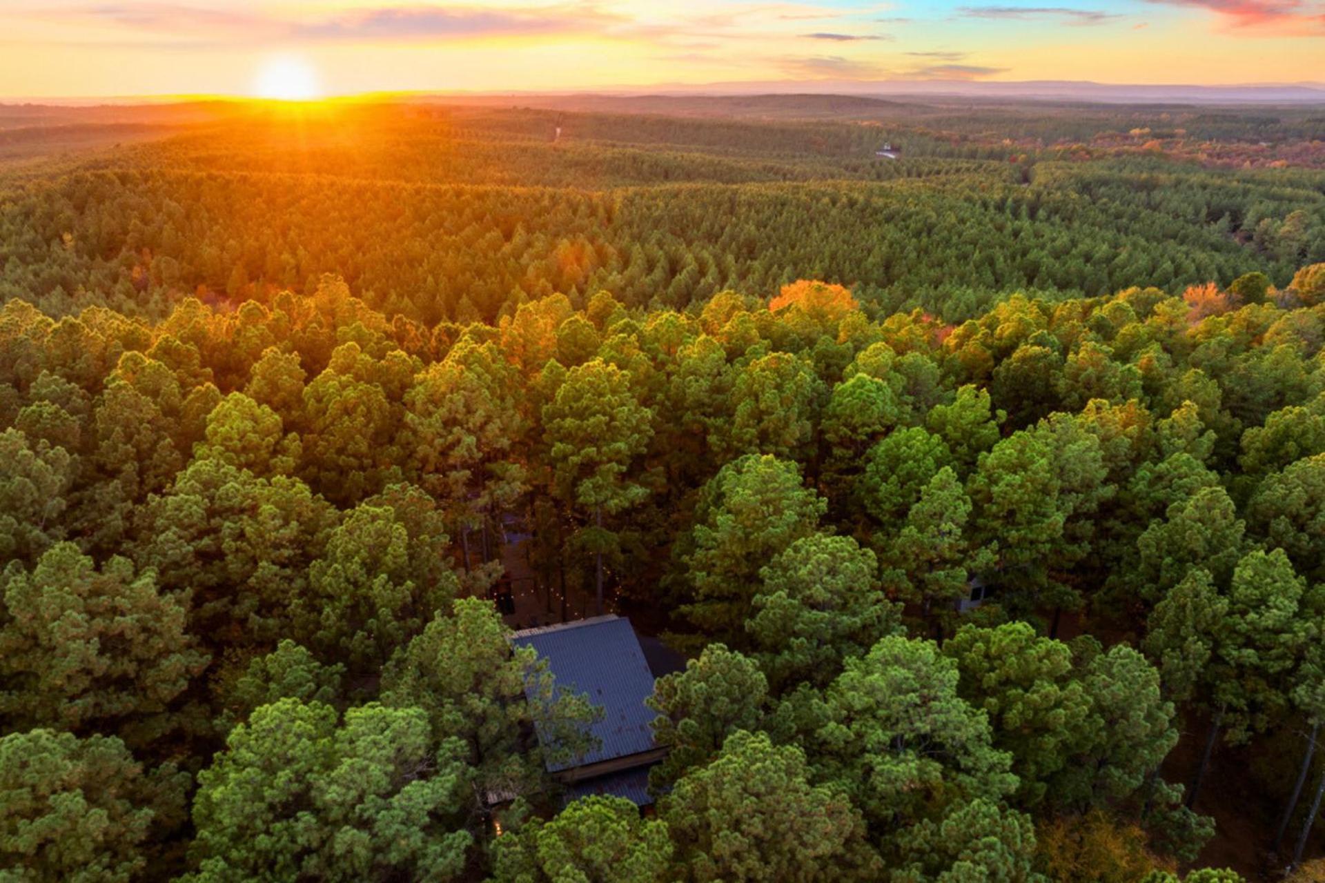 Lux,Hot Tub,Atv,Hiking,Pickleball,Firepit,Arcade Broken Bow Ngoại thất bức ảnh