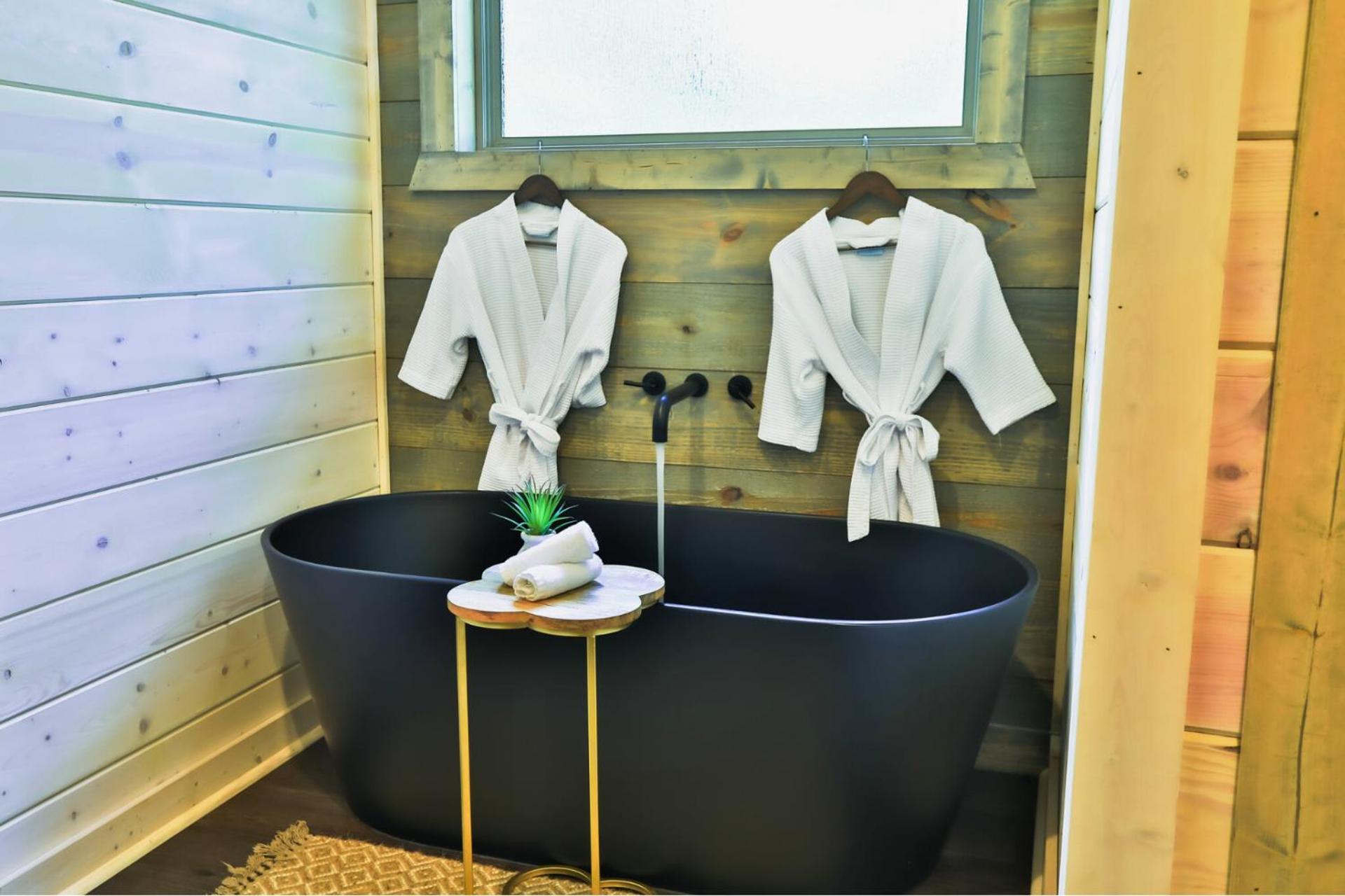 Lux,Hot Tub,Atv,Hiking,Pickleball,Firepit,Arcade Broken Bow Ngoại thất bức ảnh
